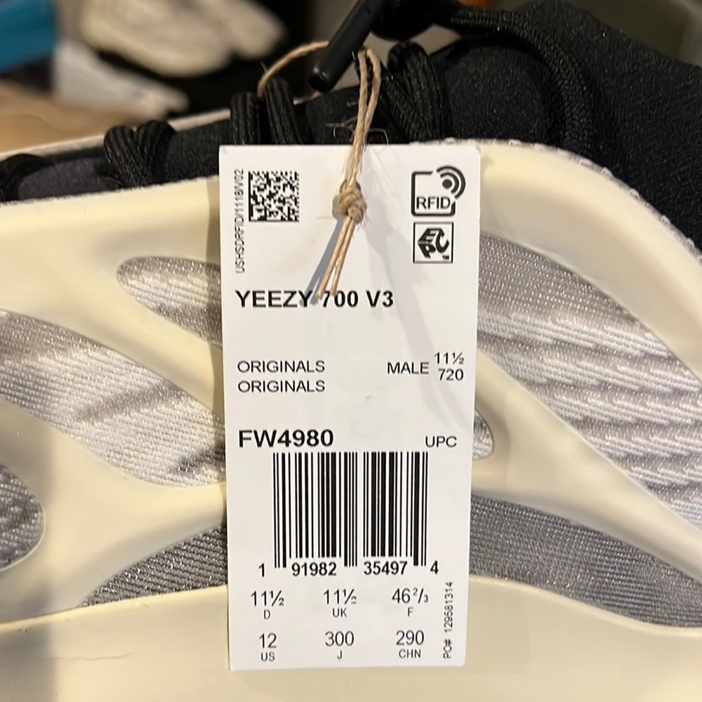 Adidas Yeezy 700 V3 Azael - Picture 4 of 5